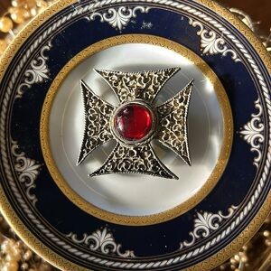 Vintage Silver Metal Maltese Cross Brooch